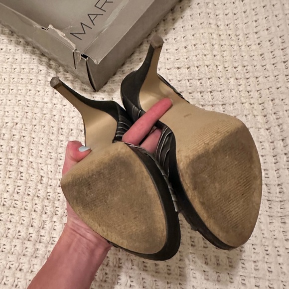 Women’s Marc Fisher Pewter Heel - Picture 4 of 4